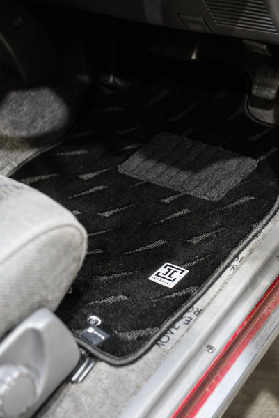 Load image into Gallery viewer, 1990-1995 Toyota Hilux Surf N130 5 Piece Floor Mat Set Imperial Mats