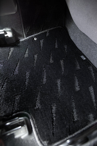 Load image into Gallery viewer, 1989-1994 Nissan Skyline R32 Coupe and Sedan (RWD Models Only) Floor Mats 5 Piece Set Imperial Mats