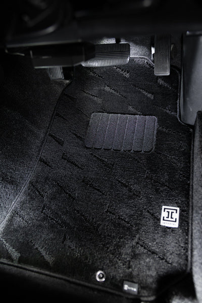 Load image into Gallery viewer, 1989-1994 Nissan Skyline R32 Coupe and Sedan (RWD Models Only) Floor Mats 5 Piece Set Imperial Mats 
